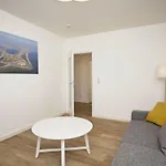 Mit Terrasse In Ruhiger Lage - Haus Suedperd Strandwinde