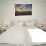 Mit Terrasse In Ruhiger Lage - Haus Suedperd Strandwinde *