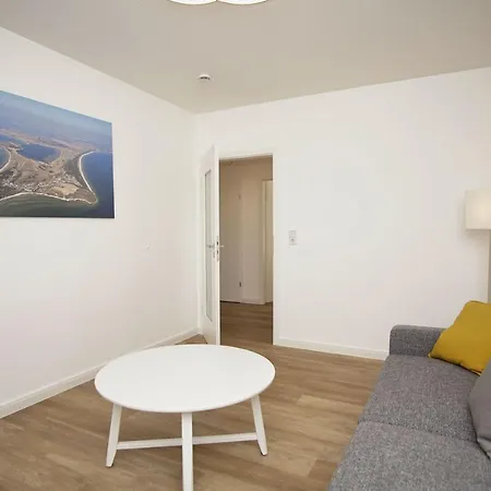 Mit Terrasse In Ruhiger Lage - Haus Suedperd Strandwinde