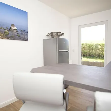 Mit Terrasse In Ruhiger Lage - Haus Suedperd Strandwinde * Thiessow